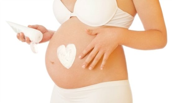 Riscos na gravidez: Conheça (e evite) os produtos de beleza não recomendáveis no período
