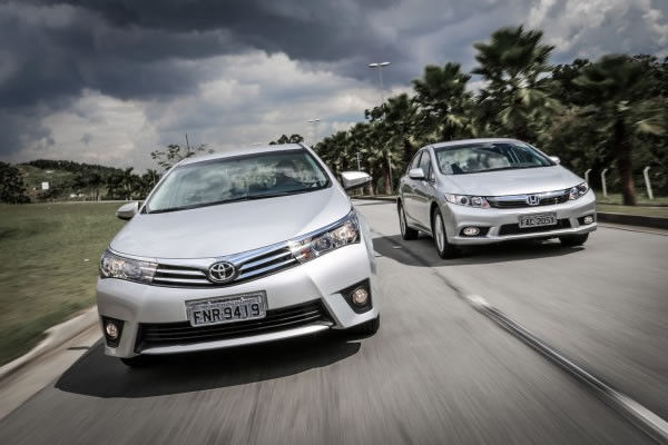 Corolla-x-Civic-2014