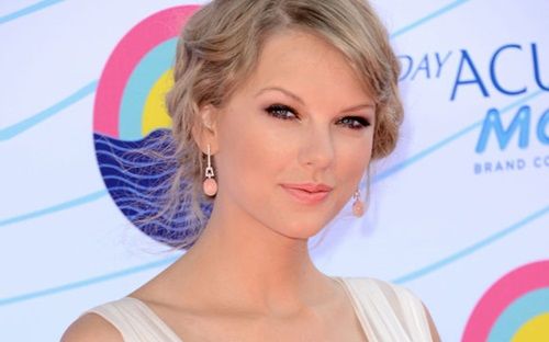 celebridades-que-odeiam-o-corpo-taylor-swift