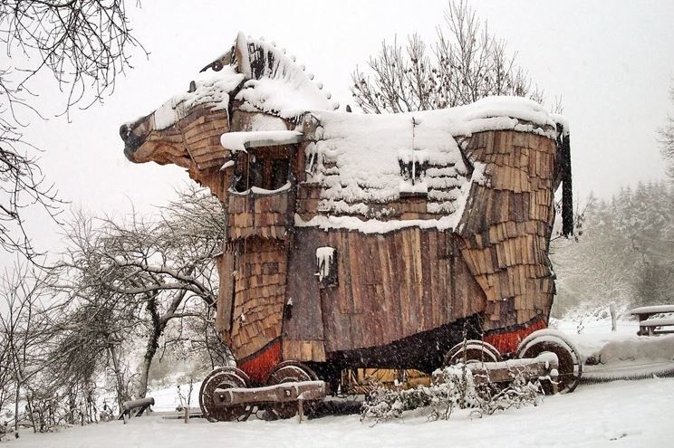 la-balade-des-gnomes-hotel-cavalo-de-troia