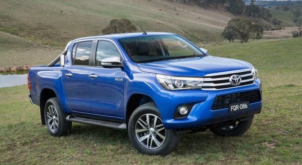 Toyota-Hilux-2016