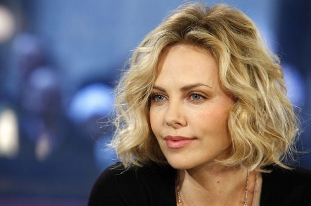 charlize-theron-habitos-estranhos