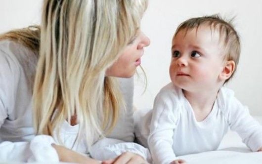 Dicas rápidas e práticas para estimular o bebê a falar as suas primeiras palavras