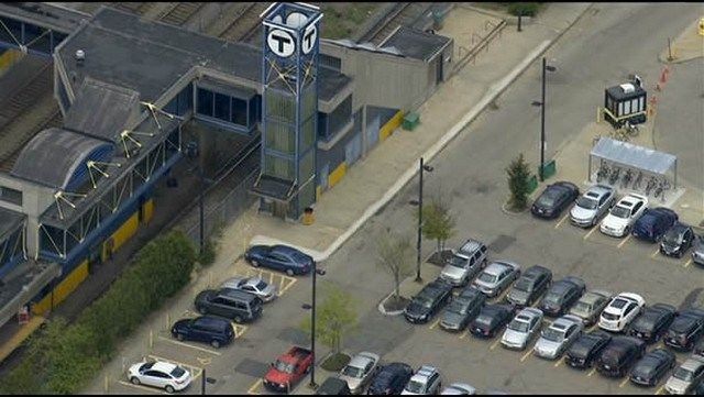 Bebê esquecido no estacionamento