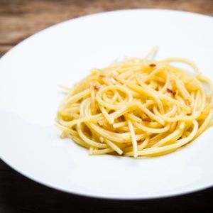 Alho, óleo e pimenta ou Aglio, Olio e Peperoncino