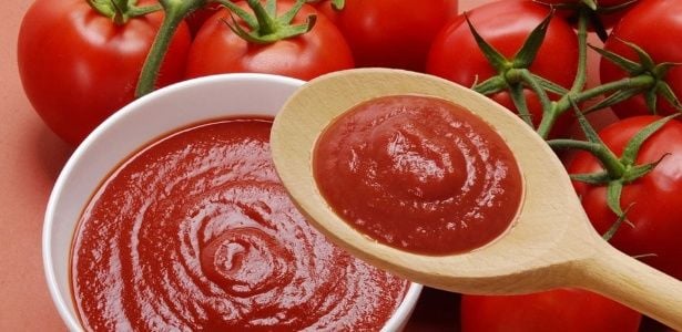 Açúcar elimina a acidez do molho de tomate?