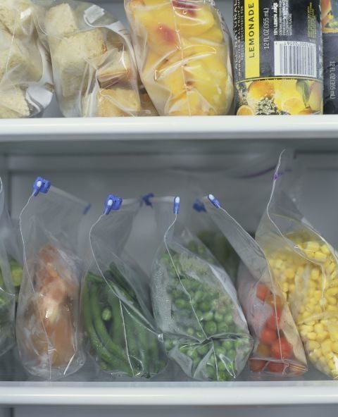 Guarde congelados na geladeira