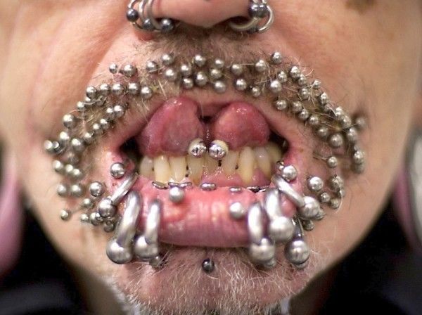 Piercing nos lábios