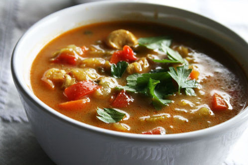 Sopão misto: aprenda juntar alimentos que você tem em casa pra preparar sopas saborosas