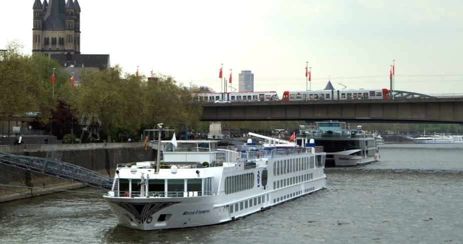 navio-river-empress