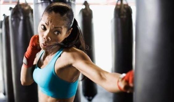 Olho no treino: veja 6 lutas que transformam o corpo da mulher